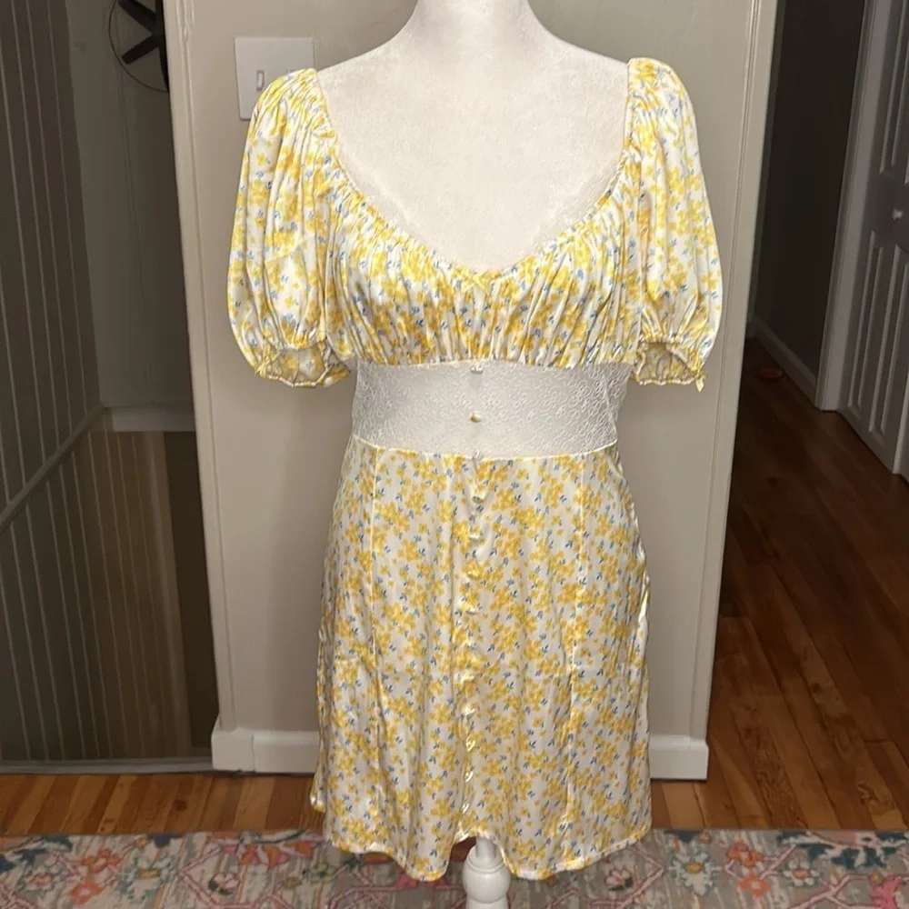 For Love & Lemons Daffodil Floral Sheer Puff Sleeve Lace Dress NWT Size Small